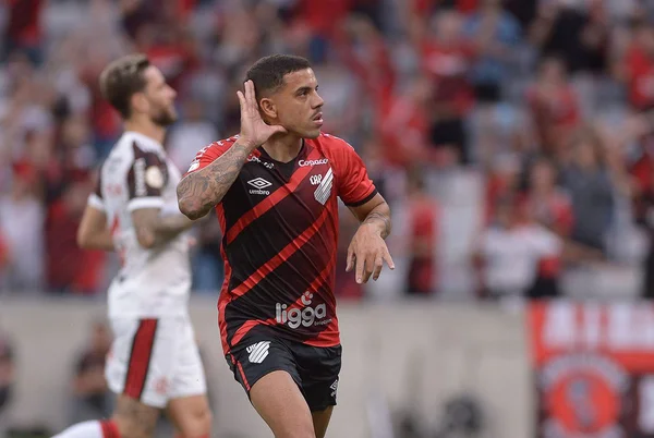 Terans fez o gol da vitória para o Furacão