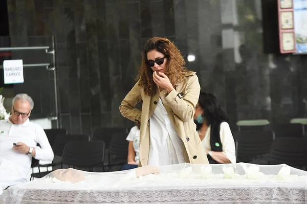 Sophie Charlotte no velório de Gal Costa
