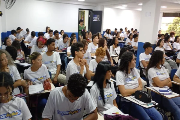 Cursinho gratuito preparatório para o Enem está com inscrições abertas