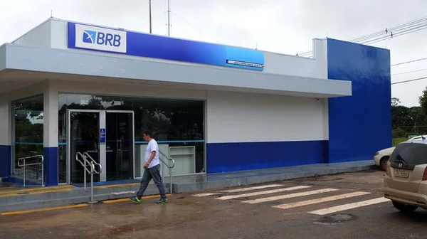 Bandidos explodem caixa eletrônico no Recanto das Emas