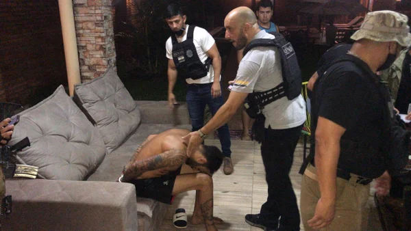 braço-direito do líder de uma facção criminosa acusado de traficar armas para o Brasil