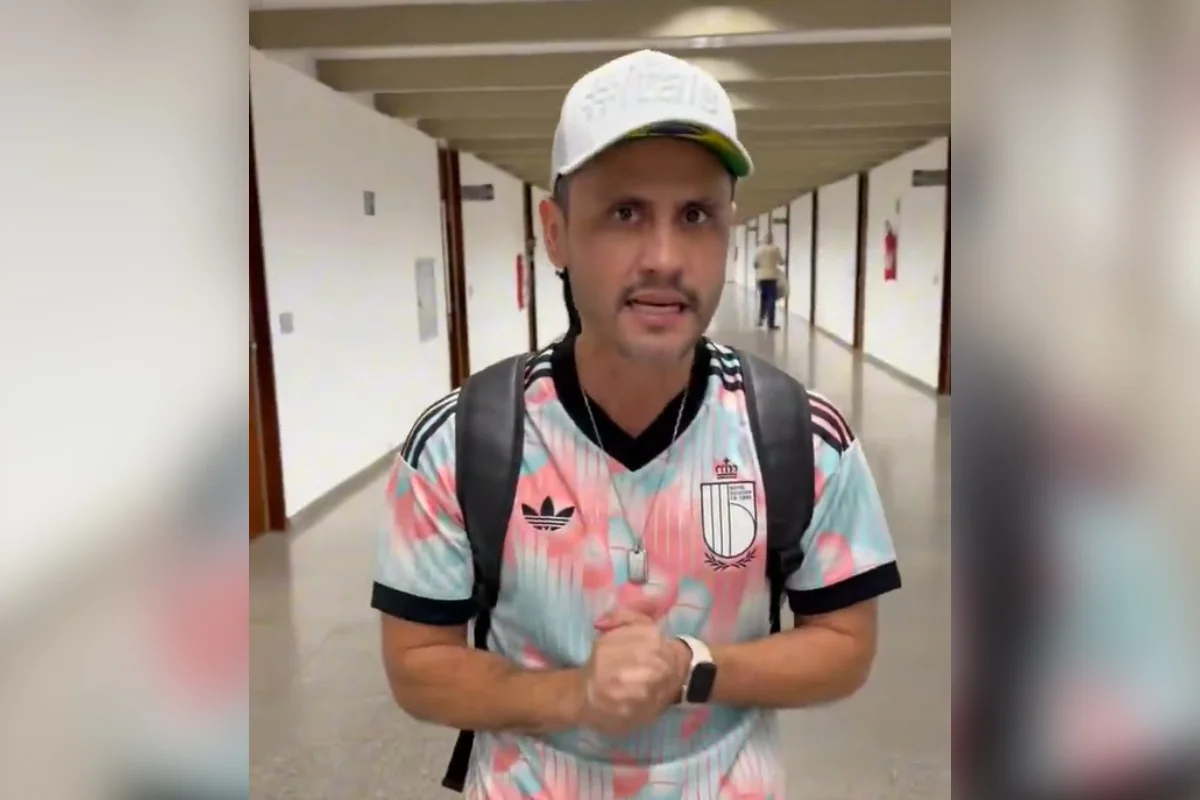 Senador Cleitinho Azevedo com trajes coloridos