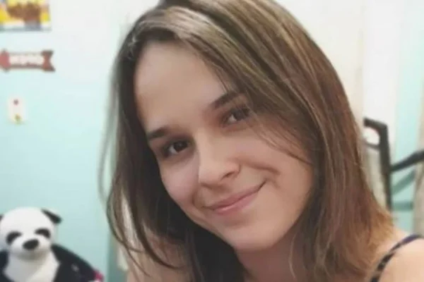 Vídeo: jovem denuncia funcionário de loja após ser filmada em provador