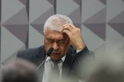 Empresário economista Rubens Oliveira Costa durante depoimento na CPMI