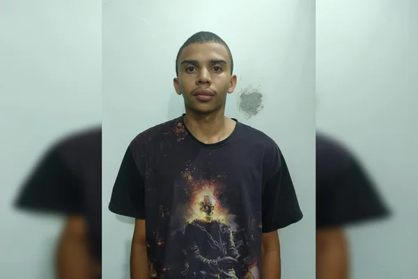 Homem é preso ao agredir mulher porque ela conseguiu um emprego