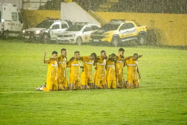 Partida entre Globo (RN) x Brasiliense, válida pela 2ª fase da Copa do Brasil, realizada no estádio Barrettão, na noite desta quarta-feira (16)