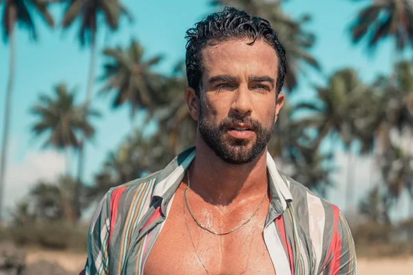 Erasmo Viana inicia venda de conteúdo adulto: “Sensual e elegante”