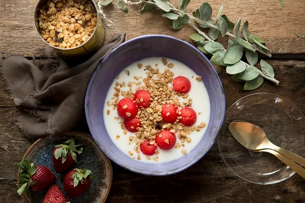 Iogurte em casa é possível: confira receita saudável com leite de coco