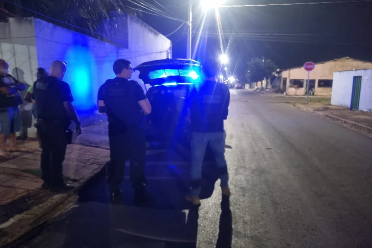 Operação da PCDF desmantelou nesta terça-feira (4/8) uma sofisticada teia criminosa especializada em golpes eletrônicos de alta precisão Operação da PCDF desmantelou nesta terça-feira (4/8) uma sofisticada teia criminosa especializada em golpes eletrônicos de alta precisão