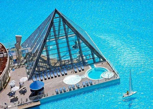 Maior piscina do mundo, no Chile, tem mais de 1km de extensão