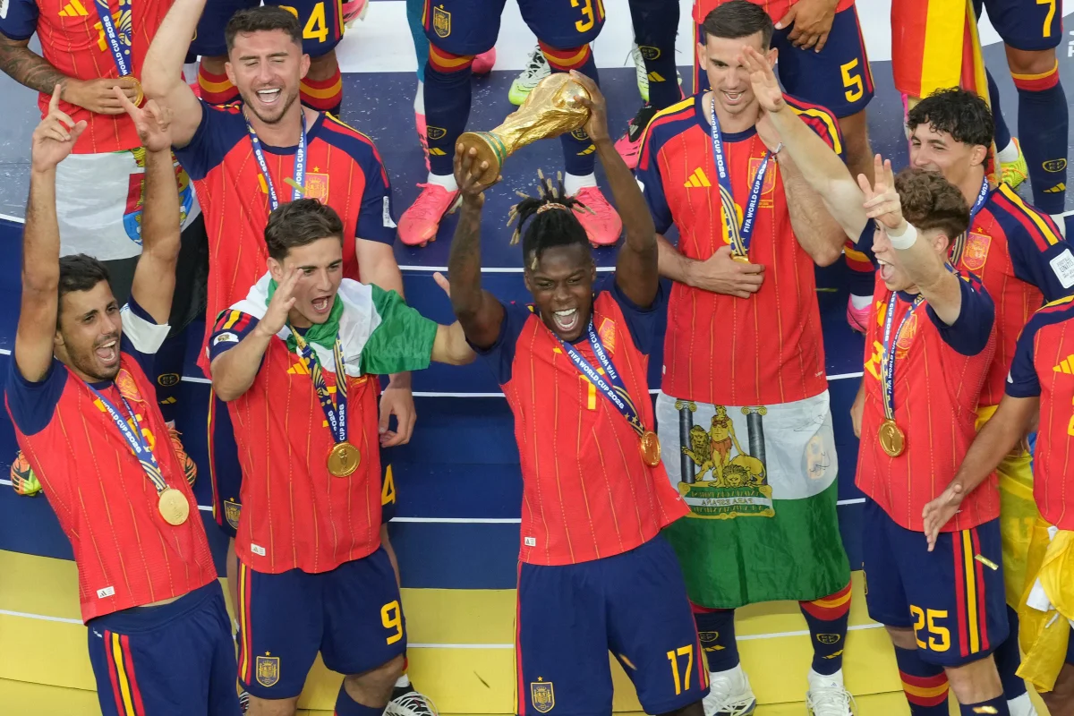 empurrão ajudou Nico Williams em passe para gol do título — Copa do Mundo