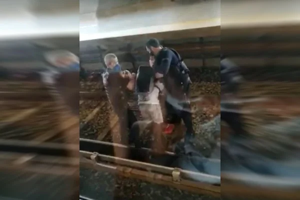 Vídeo: homem é contido por seguranças após invadir trilhos do Metrô-DF