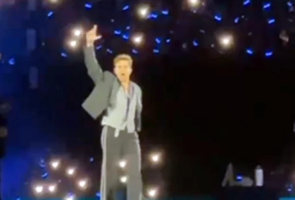 Luan Santana faz gesto com a mão em show e fãs falam em apoio a Lula - destaque galeria Luan Santana faz gesto com a mão em show e fãs falam em apoio a Lula - destaque galeria