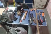 Objetos apreendidos com adolescente suspeito de planejar ataque Objetos apreendidos com adolescente suspeito de planejar ataque