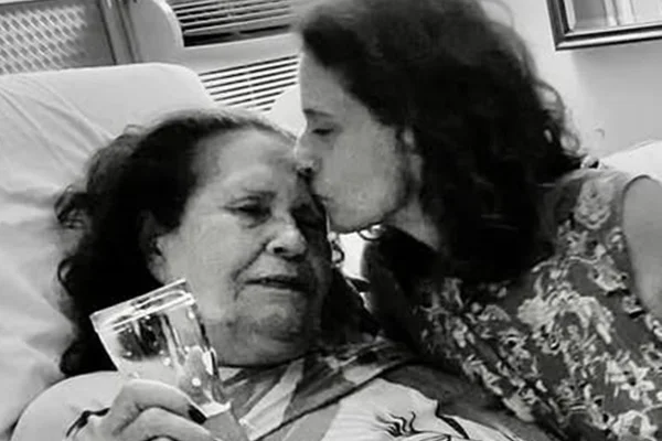 Denise Fraga recorda últimos momentos da mãe: "O dia do vazio" - Metrópoles