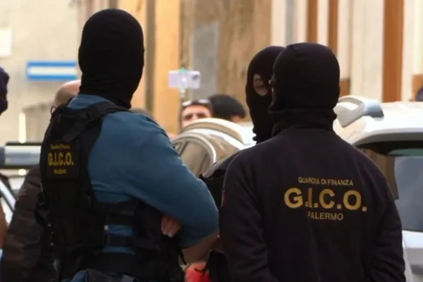 Se passando por brasileiro, mafioso italiano viveu em praia por 8 anos
