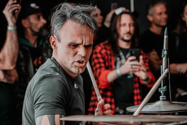 Bandas de rock desconhecidas têm cachês milionários em São Paulo