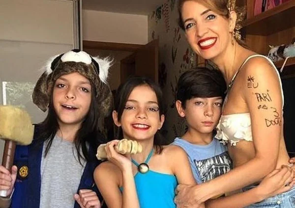 Poliana Abritta posta foto de sua nova família: são seis crianças