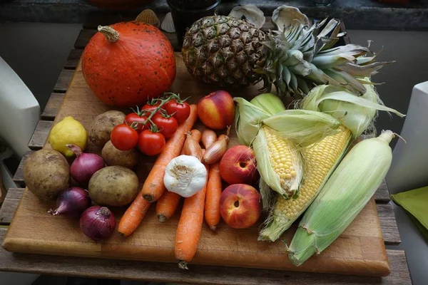 Chef ensina como remover o agrotóxico dos vegetais de forma simples