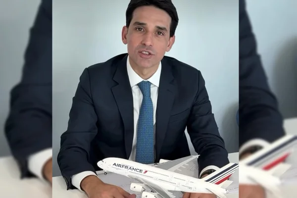 Silvio Costa Filho, durante reunião com a Air France