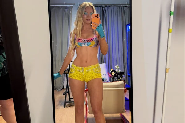 Zara Larsson não gosta de academia e revela como mantém a forma - destaque galeria Zara Larsson não gosta de academia e revela como mantém a forma - destaque galeria