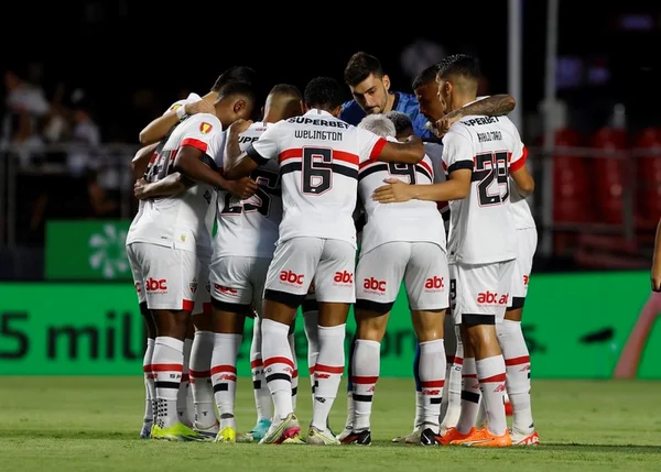 Imagem colorida do elenco do São Paulo- Metrópoles