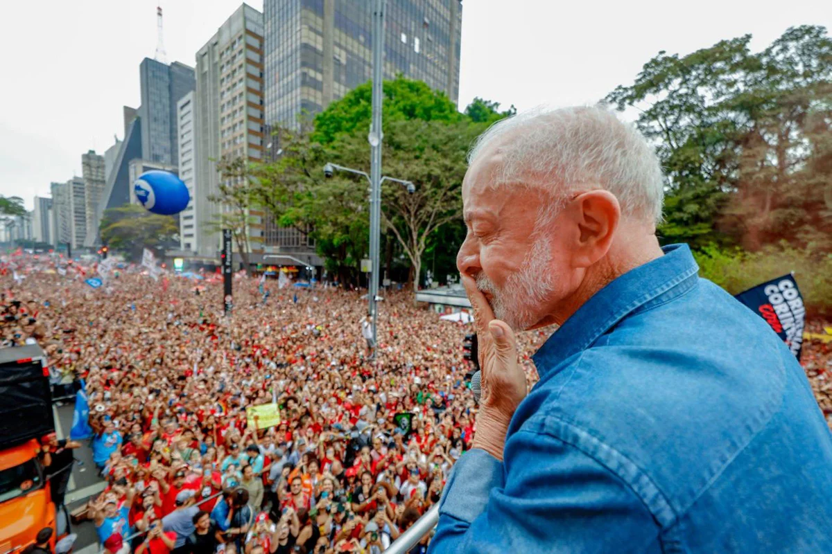 Apoiadores realizam atos pró-Lula no país inteiro neste domingo (11/10)