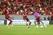 Lorran vira o placar para o Flamengo contra Olimpia. Acompanhe - imagem 2