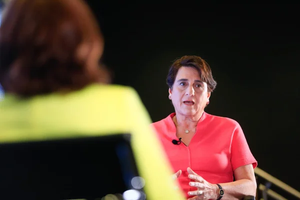 Sabatina: Eliana promete reduzir em 50% o número de pardais no DF
