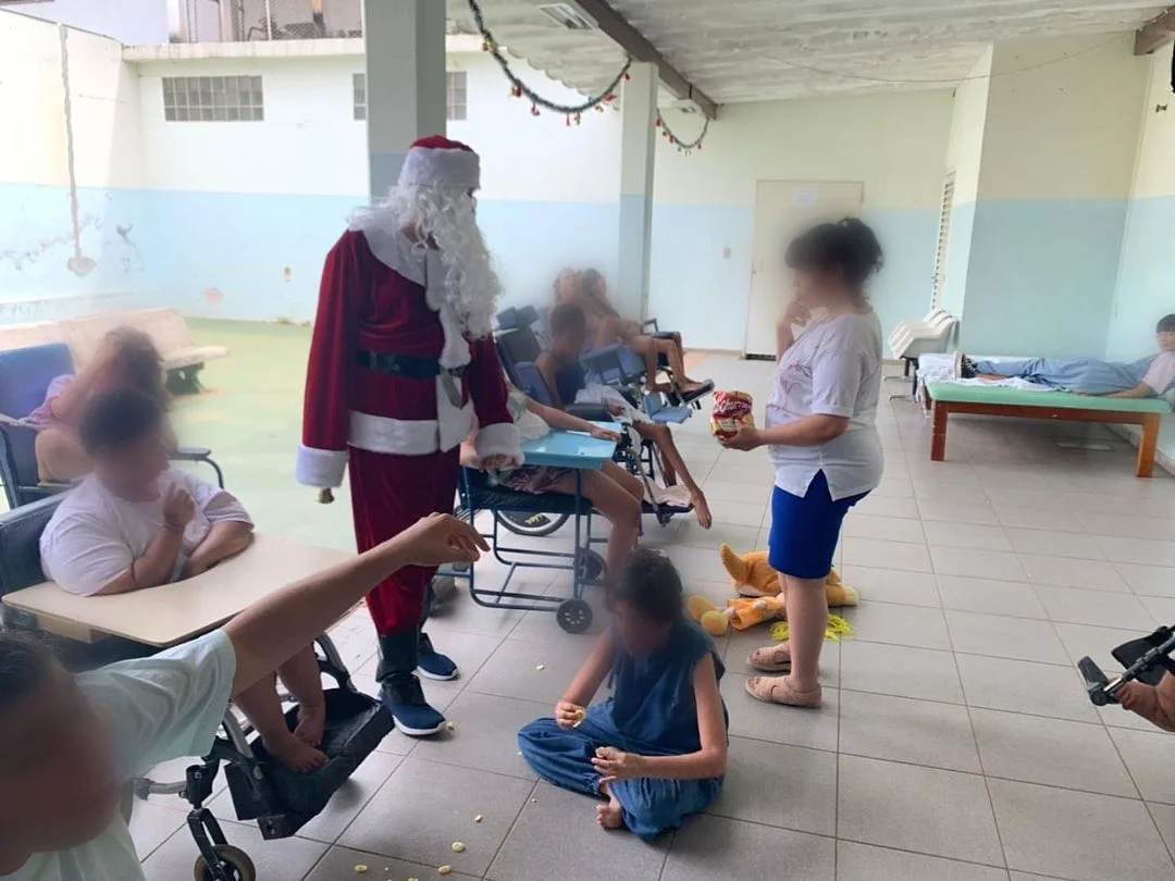 O jornalista conversou com os pacientes O jornalista conversou com os pacientes
