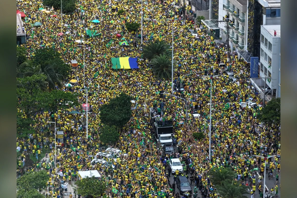 Se eleito, Flávio Bolsonaro promete Brasil entre as 7 maiores potências - imagem 4 Se eleito, Flávio Bolsonaro promete Brasil entre as 7 maiores potências - imagem 4