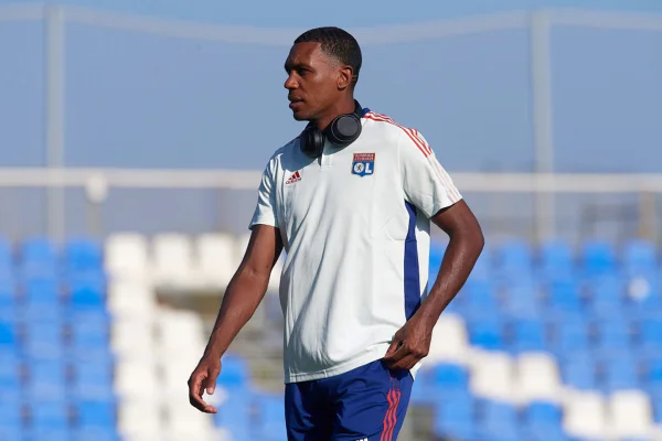 Zagueiro Marcelo foi dispensado do Lyon