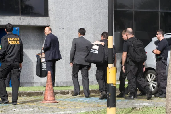 Detidos, dono de jornal e ex-secretário do PT estão em Curitiba