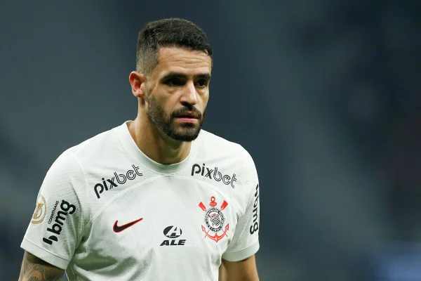 Renato Augusto em passagem pelo Corinthians - Metrópoles