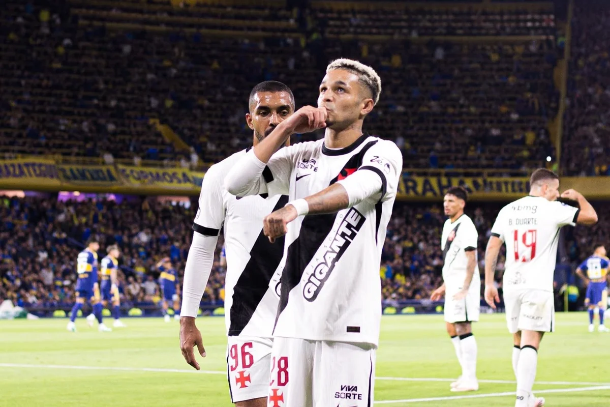 Adson marcou o gol da vitória vascaína Adson marcou o gol da vitória vascaína