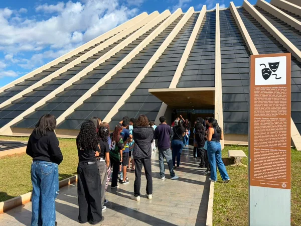 Mostra Constelações Contemporâneas acaba esta semana; visite já! - destaque galeria Mostra Constelações Contemporâneas acaba esta semana; visite já! - destaque galeria