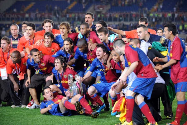 Como era o futebol no mundo antes da chegada do WhatsApp?
