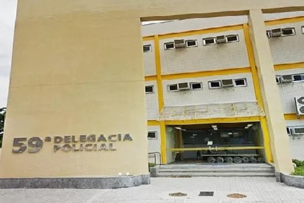 Homem é preso acusado de matar namorada de 19 anos a facadas