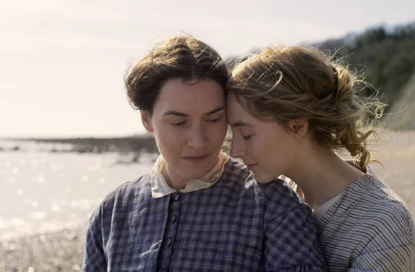 Ammonite: romance de época com Kate Winslet e Saoirse Ronan ganha trailer