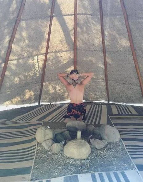 Agora, Paris Jackson estaria interessada no contrato com a Playboy para um ensaio nu na África do Sul Agora, Paris Jackson estaria interessada no contrato com a Playboy para um ensaio nu na África do Sul