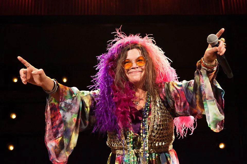 <b>Janis - Little Girl Blue:</b> neste retrato da lenda do rock dos anos 1960, cartas e entrevistas com a família, os amigos e colegas músicos revelam um talento de alma frágil. Assista ao <a href="https://www.youtube.com/watch?v=5Tgnb97KzPE" target="_blank" rel="noopener">trailer</a> <b>Janis - Little Girl Blue:</b> neste retrato da lenda do rock dos anos 1960, cartas e entrevistas com a família, os amigos e colegas músicos revelam um talento de alma frágil. Assista ao <a href="https://www.youtube.com/watch?v=5Tgnb97KzPE" target="_blank" rel="noopener">trailer</a>