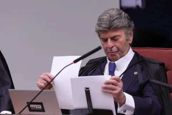 Ministro Luiz Fux durante julgamento no STF