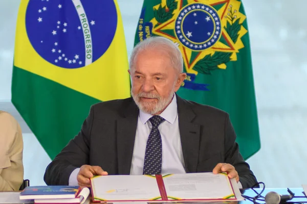 O presidente Luiz Inácio Lula da Silva sancionou o Projeto de Lei nº 1.958:2021, que amplia de 20% para 30% a reserva de vagas em concursos públicos federais - Metrópoles