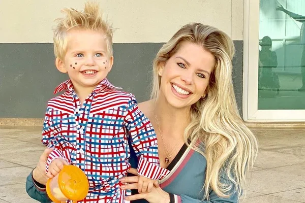 Desejo de ser mãe fez Karina Bacchi terminar casamento de seis anos
