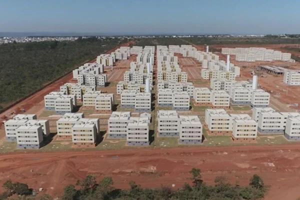 Condomínio do DF tem 6,3 mil casas, boa parte delas vagas. Entenda