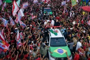 “General Janones e eu, marechal Silva, vamos comandar essa derrota do inimigo”, afirmou Lula “General Janones e eu, marechal Silva, vamos comandar essa derrota do inimigo”, afirmou Lula