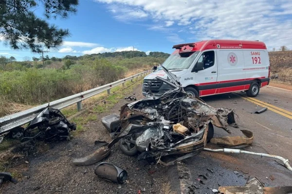 Imagem colorida de acidente no Paraná - Metrópoles