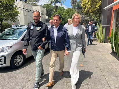 João Doria chega para votar em São Paulo