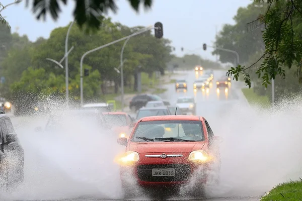 Novo alerta de chuvas fortes para esta quarta-feira no DF