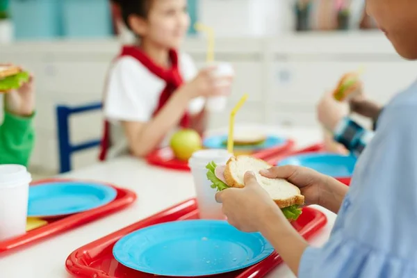 Após acordo com MPDFT, cantinas irregulares em escolas são fechadas